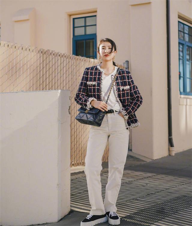 米色阔腿长裤的秋冬最佳搭配,秋季好看又显瘦裤子穿搭