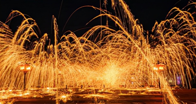 限定梦幻装置，圣诞拍照打卡好去处就在华熙LIVE·528