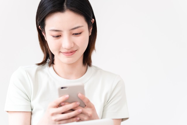 女友要求送苹果手机,女友说喜欢苹果手机让我送她