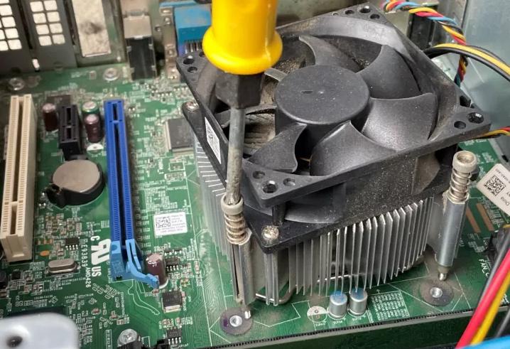 电脑深度清灰和普通清灰,用了三年的电脑清灰能提升多少