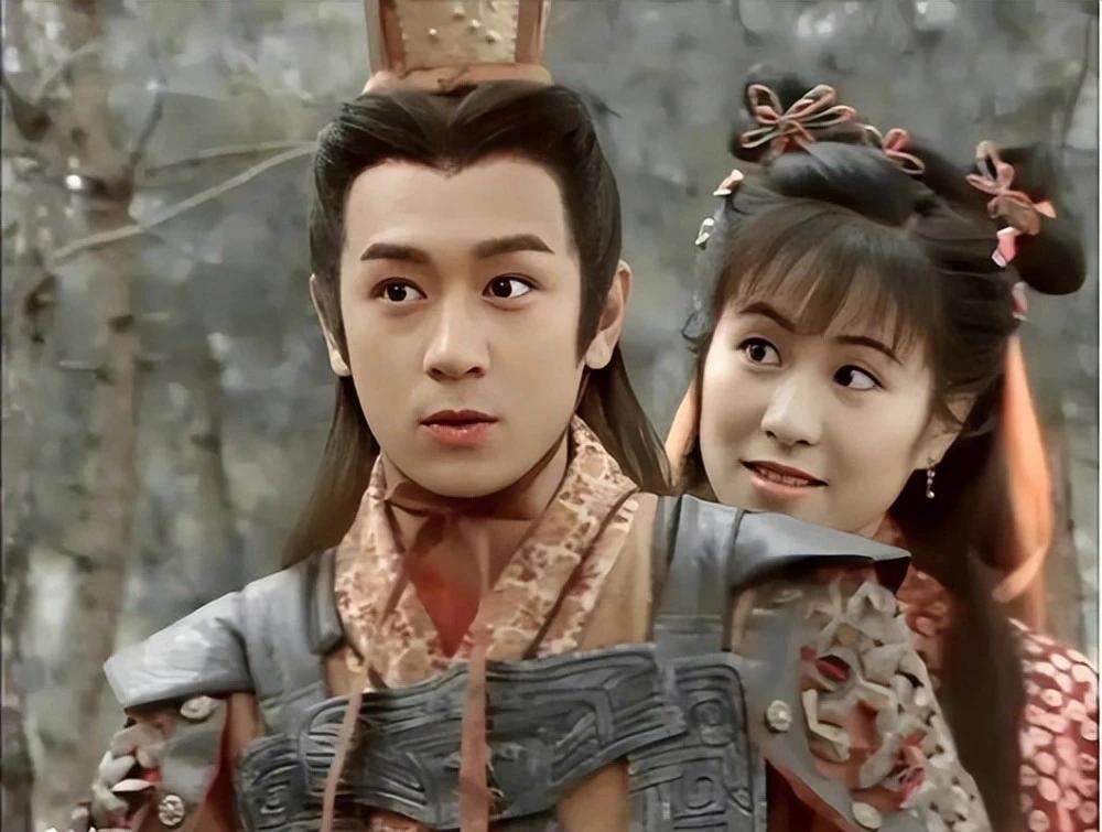 油腻、一脸褶子，这六位大龄男星非要尬演少年，求求你们放过观众