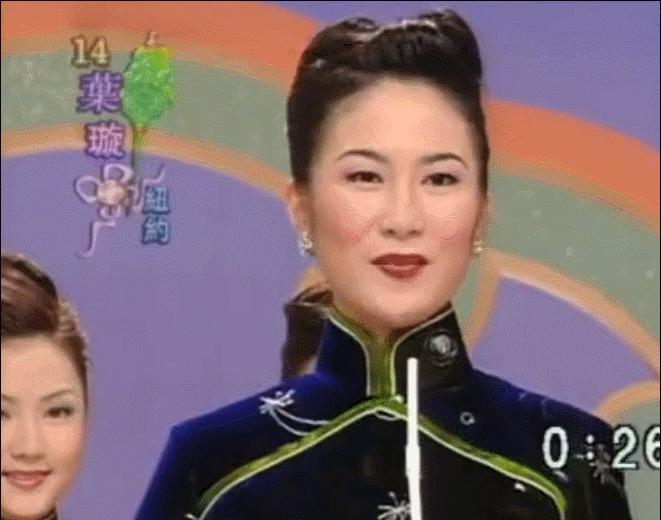 割过双眼皮的女明星对比,割双眼皮失败的明星谁最惨