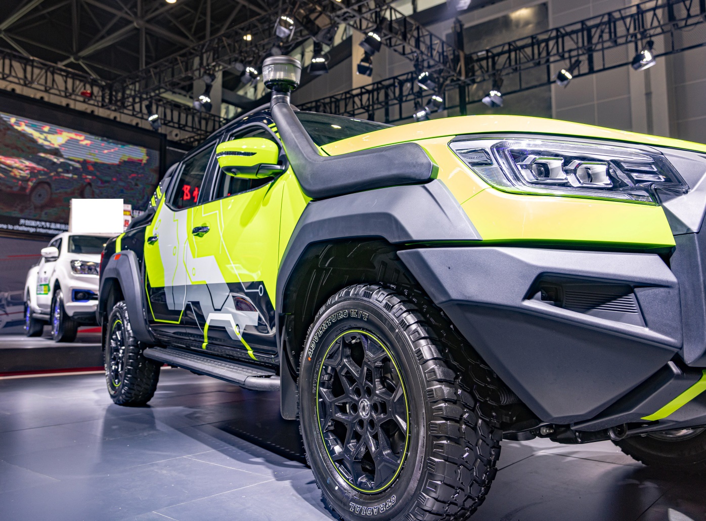 硬派越野十多万你会选择这款车吗,3万多块四驱七座硬派越野车