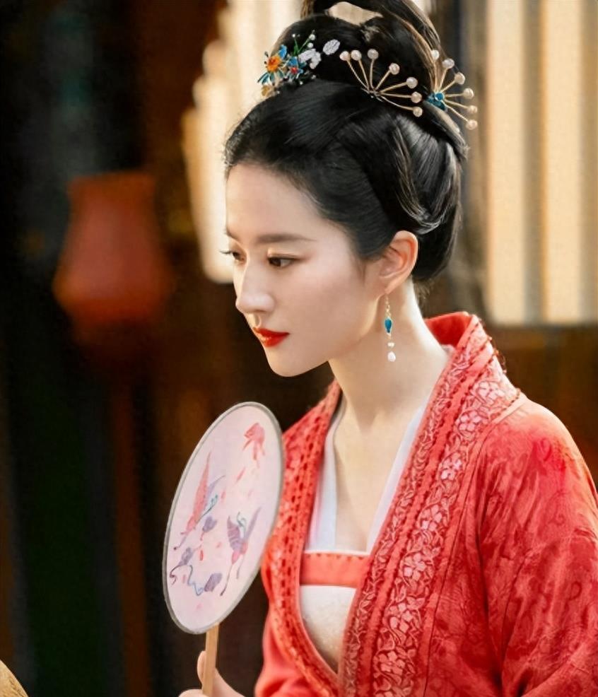 什么叫一张嘴毁了脸蛋,金晨和袁姗姗谁漂亮