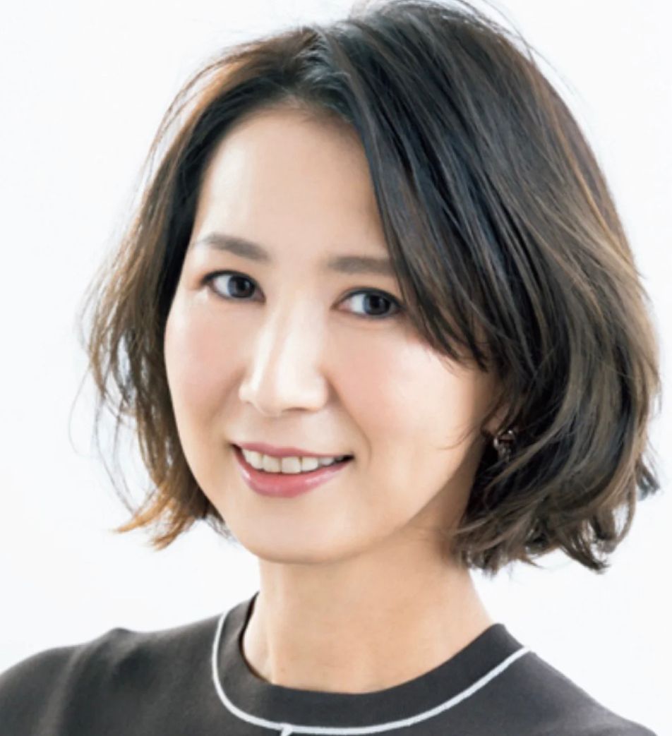 50岁大妈编好看发型教程,建议中年大妈留的发型超有气质款