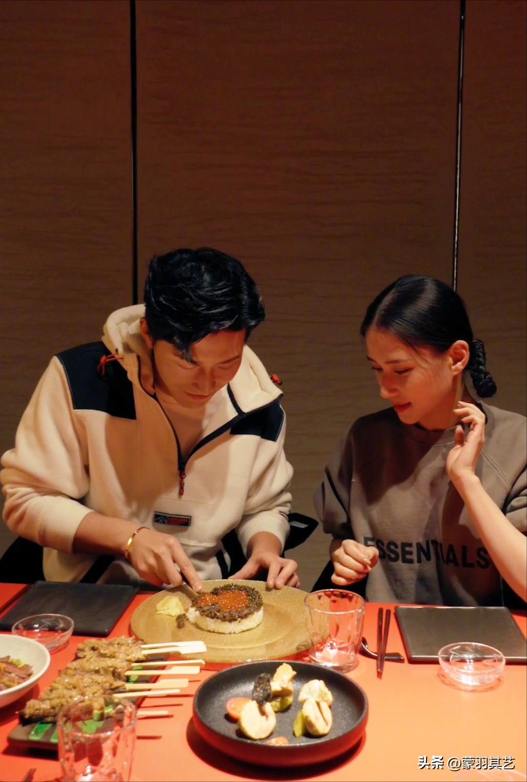 詹子晴给何超莲窦骁的祝福引争议,窦骁何超莲闺蜜詹子晴