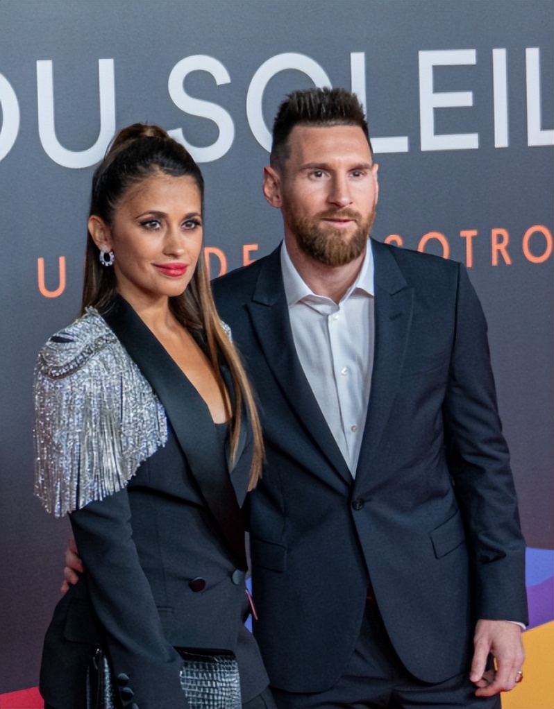 c罗与名模伊莲娜金童玉女的爱情,c罗前任伊莲娜看世界杯