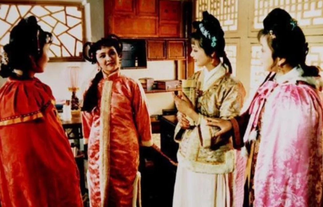 红楼梦中有薛宝琴吗,红楼梦薛宝琴在雪地里的画面