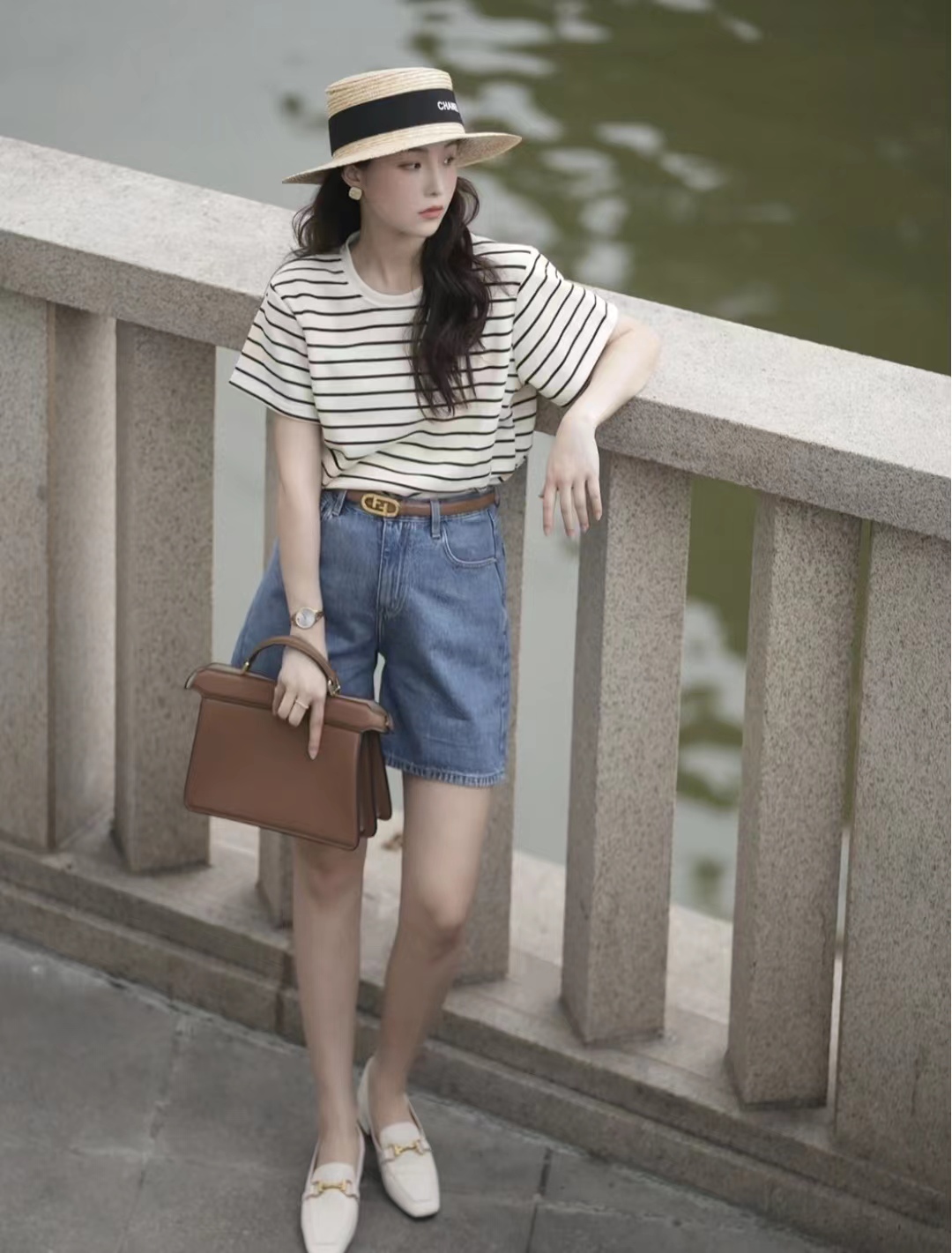 夏天七分短裤配什么上衣,夏天男生黑色短裤搭配什么上衣