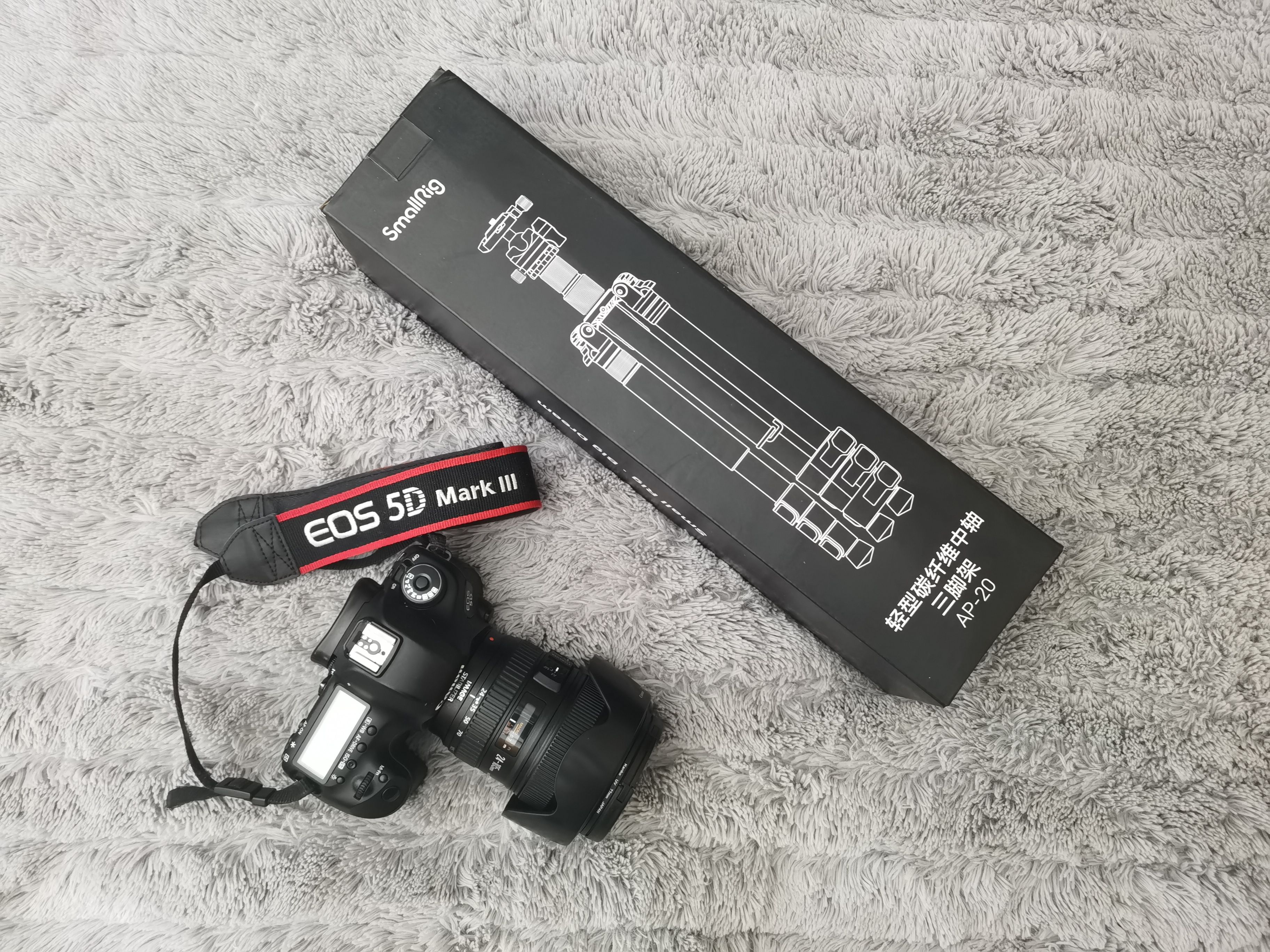 入门碳纤维三脚架推荐,斯莫格三脚架碳纤维和铝合金