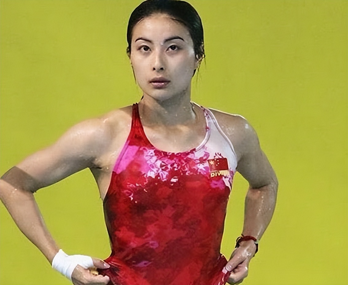 郭晶晶卖货直播,郭晶晶要自己赚钱养家吗