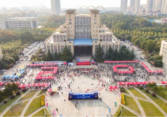 闈掕】涔嬪織灞ヨ返鑷磋繙璇剧▼,闈掕】涔嬪織灞ヨ返鑷磋繙涓婚璁茬