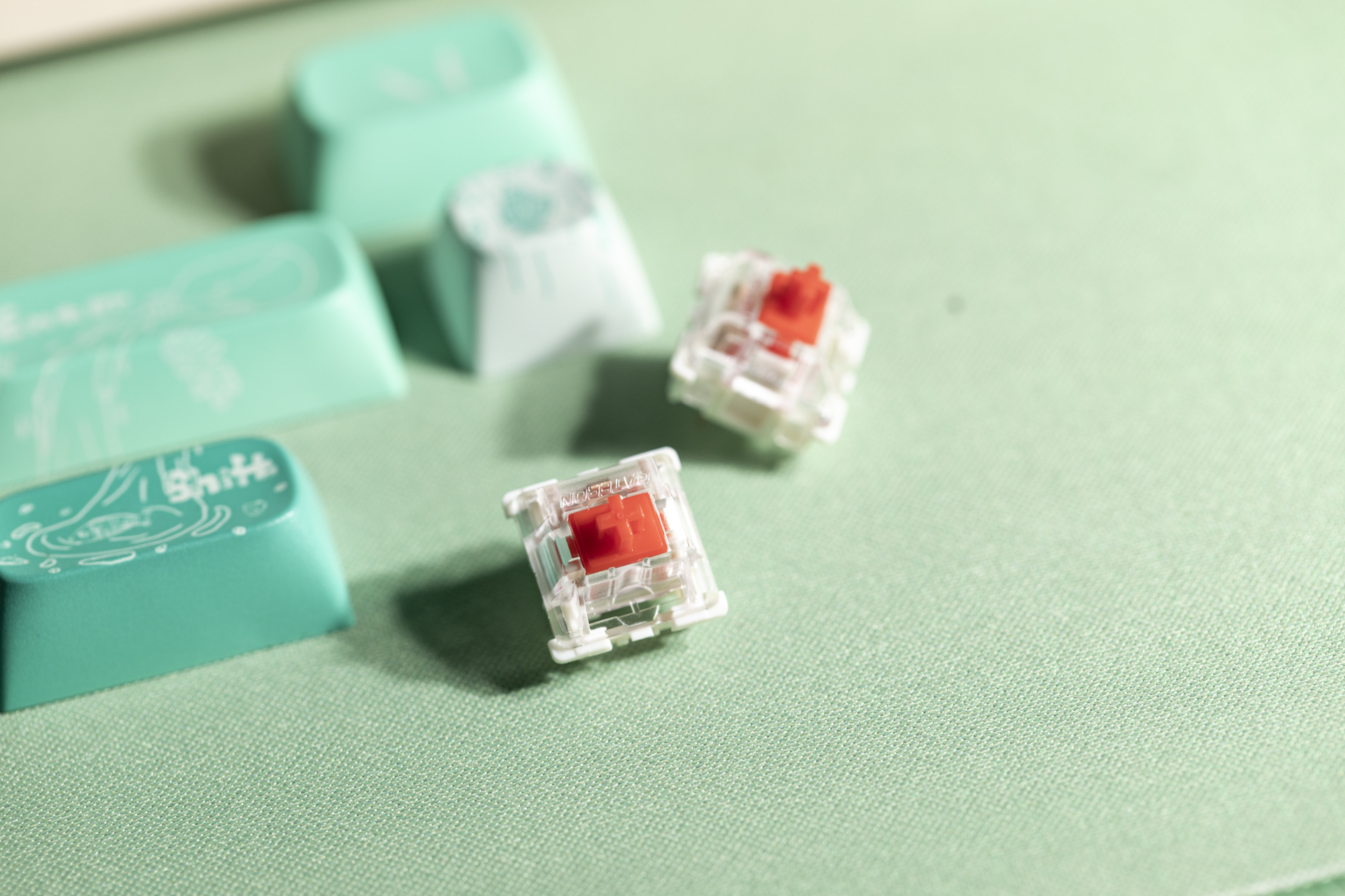 lofree洛斐小翘键盘有背光吗,洛斐键盘小翘测评