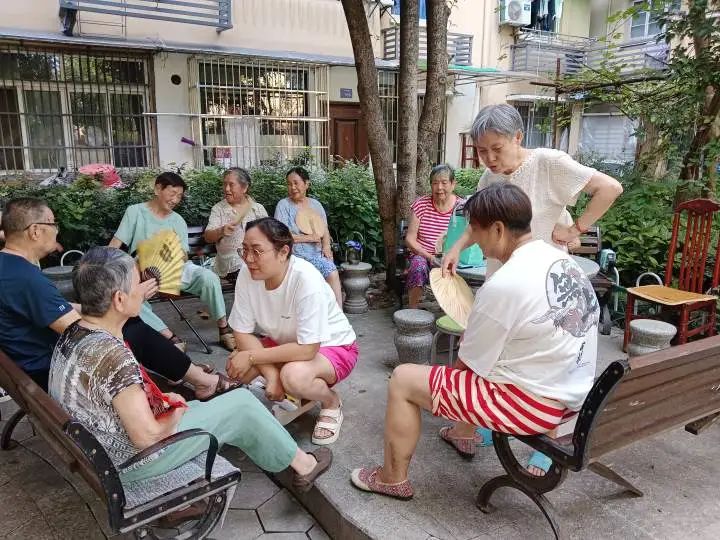 杭州退休独居教授,杭州老教授独居