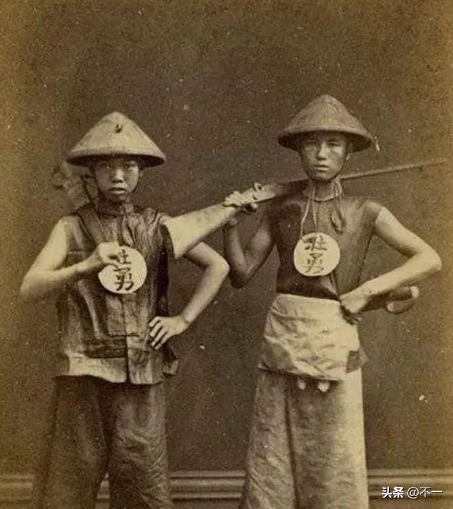 清士兵服饰,清朝的衣服为何印有兵丁卒