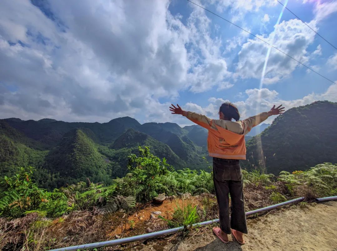 大山里的支教故事幼儿舞蹈,大山里的支教故事