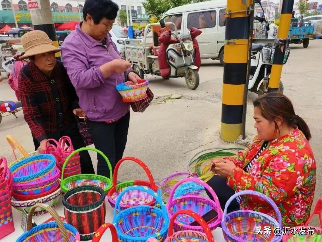 沂水崔家峪镇大集 (沂水崔家峪大集卖板凳)