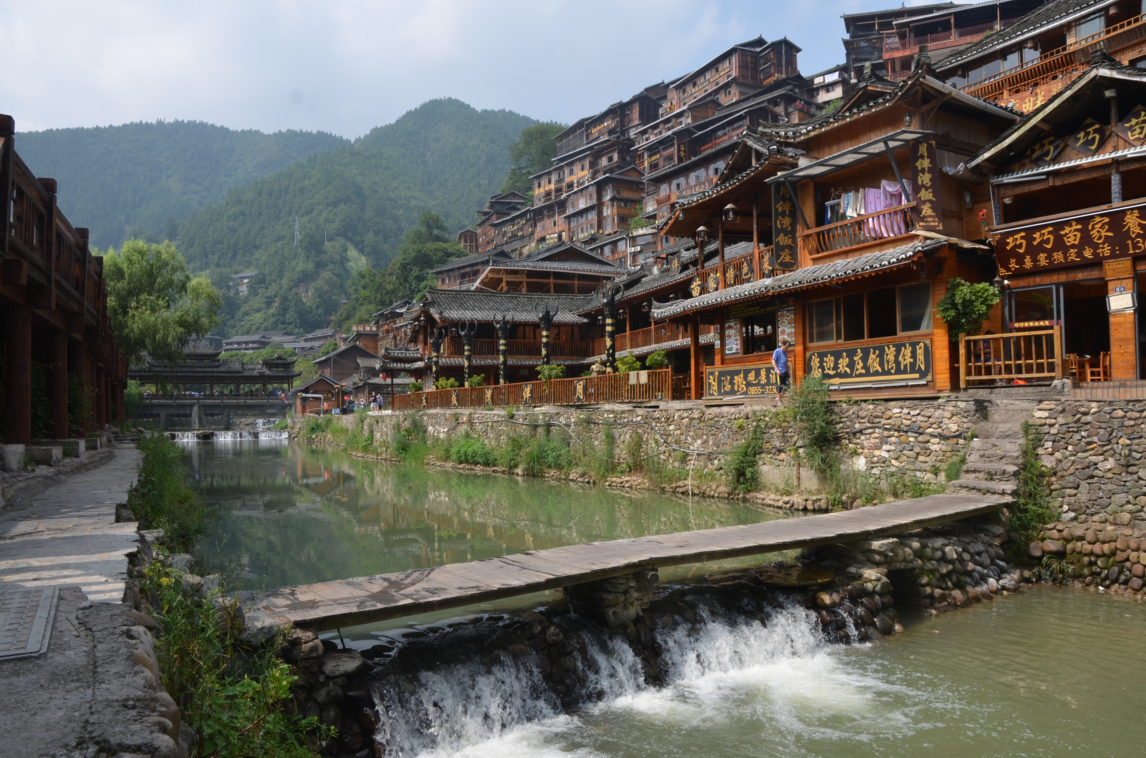 中国苗族第一寨西江千户苗寨,贵州西江千户苗寨一日游攻略