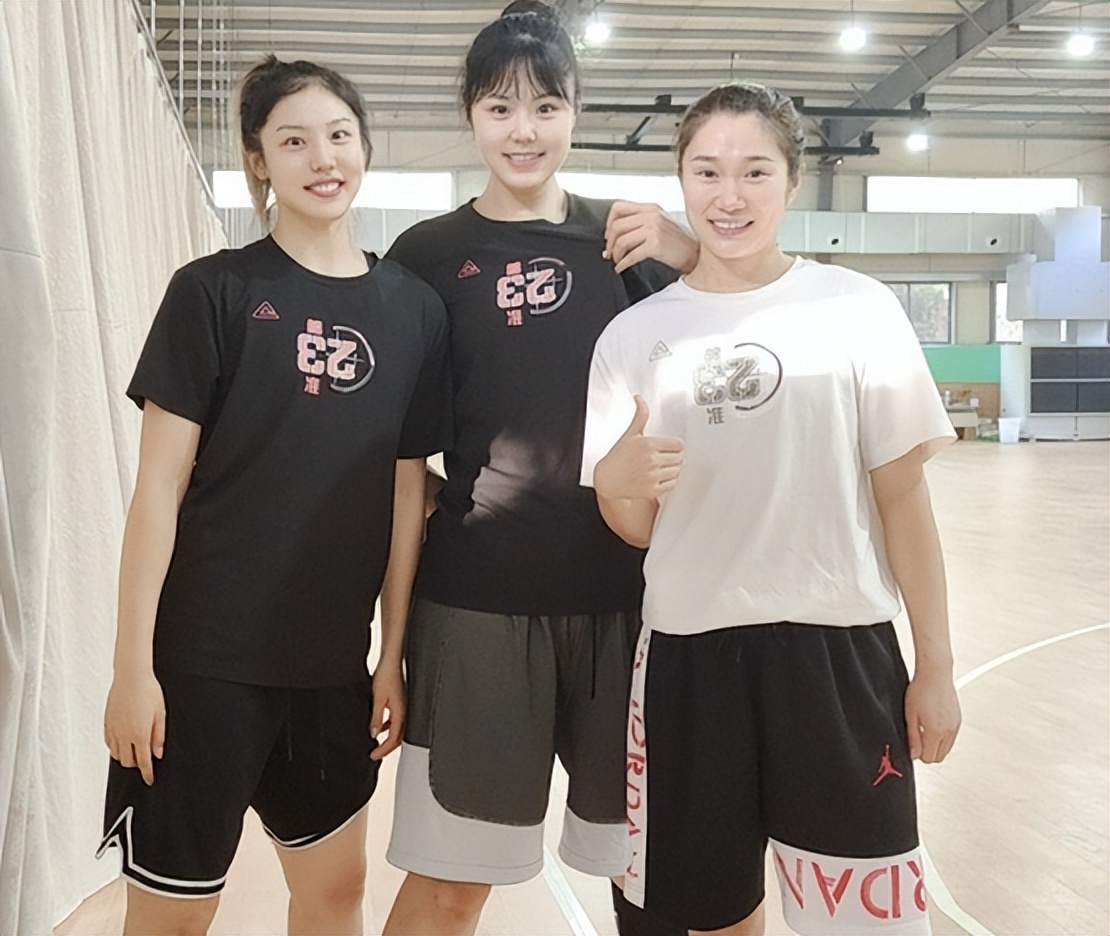 女篮球运动员李月汝视频,李月汝欧洲篮球比赛