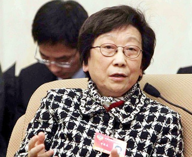 棣欐腐璞棬濂充汉鍑鸿建,棣欐腐濂虫槦琚瘜璞姏寮冪敓涓夊瓙