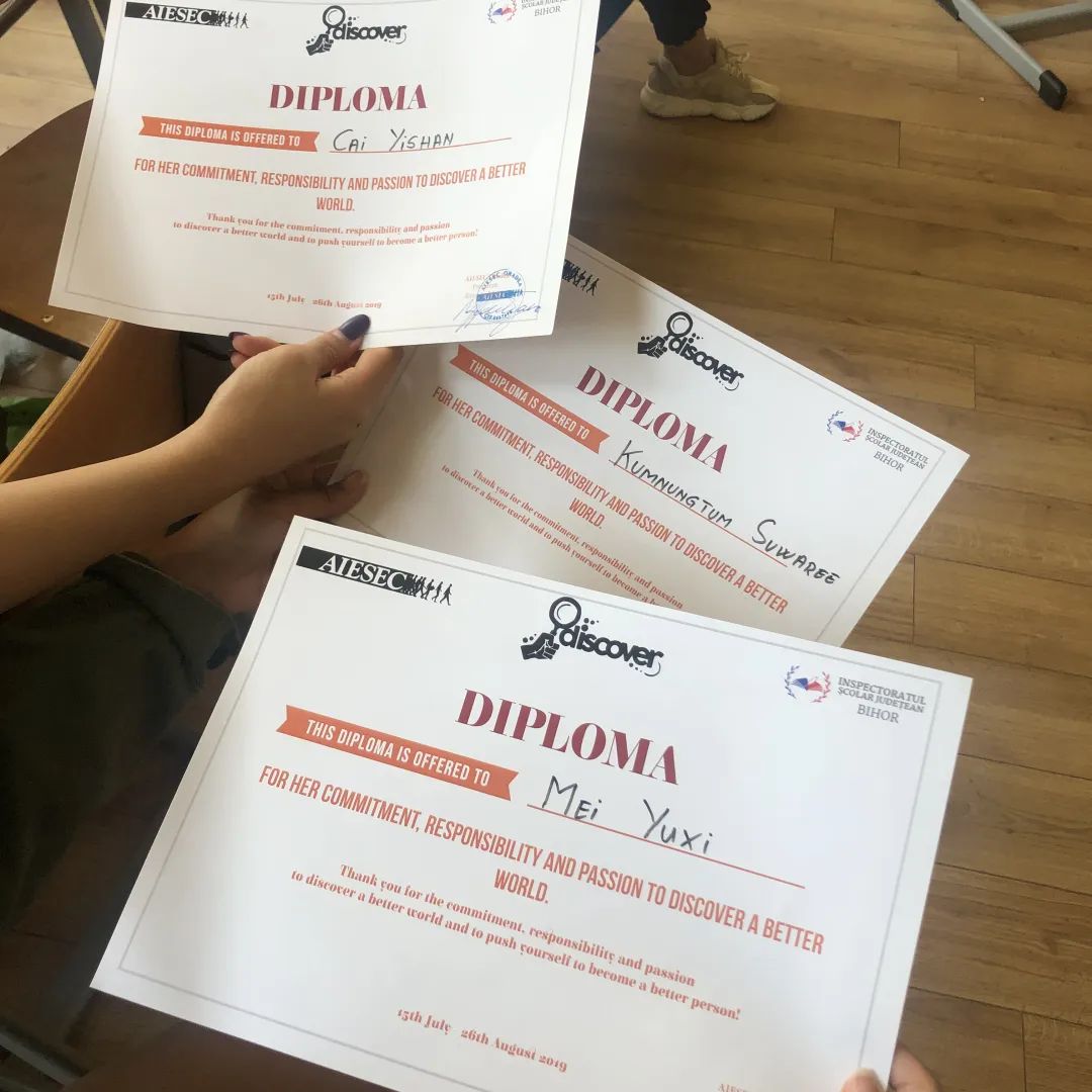 梅雨曦：视传专业第一名，一个宝藏艺术女孩的温肯四年