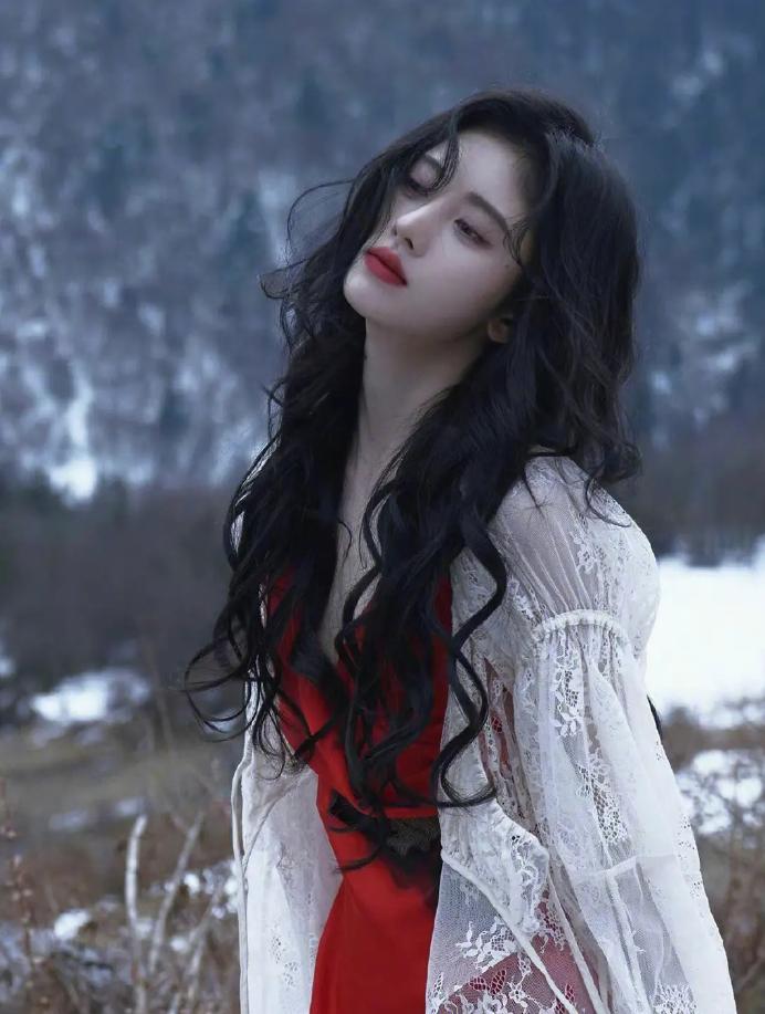 因整容毁掉前途的女星,整容改命的五位明星