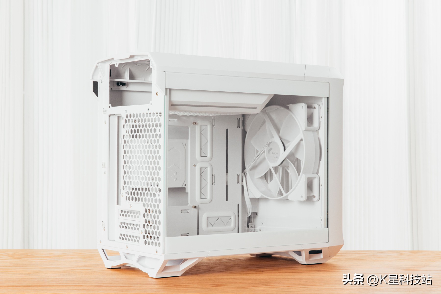 鍗庣x670e涓绘澘涓婁粈涔坈pu,鍗庣strixz690-e瑁呮満瑙嗛