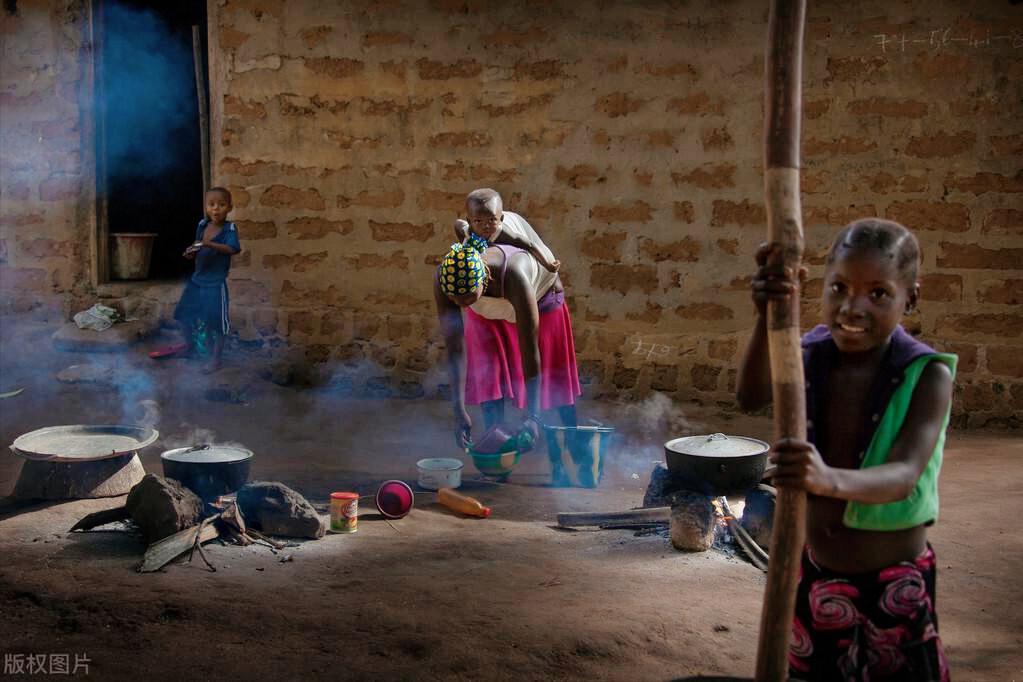 船到丹麦船员体会当地人的生活,去塞拉利昂