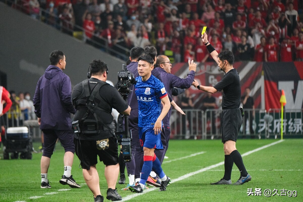 嘴硬？输球+8黄1红吴金贵心不甘，马镇一拳或“打蒙”扬科维奇