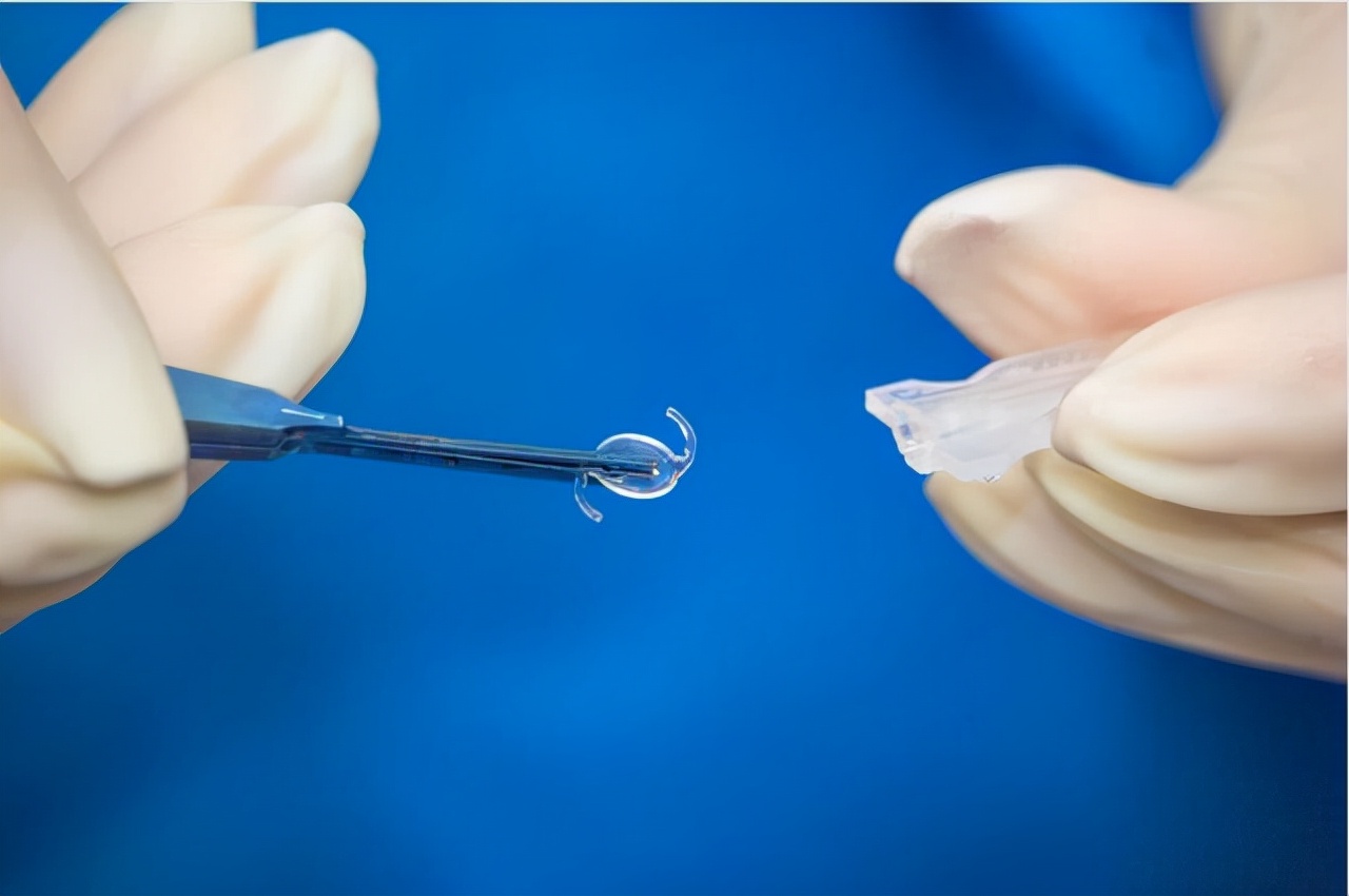 用激光手术治疗近视的人,使用激光治疗近视眼的费用