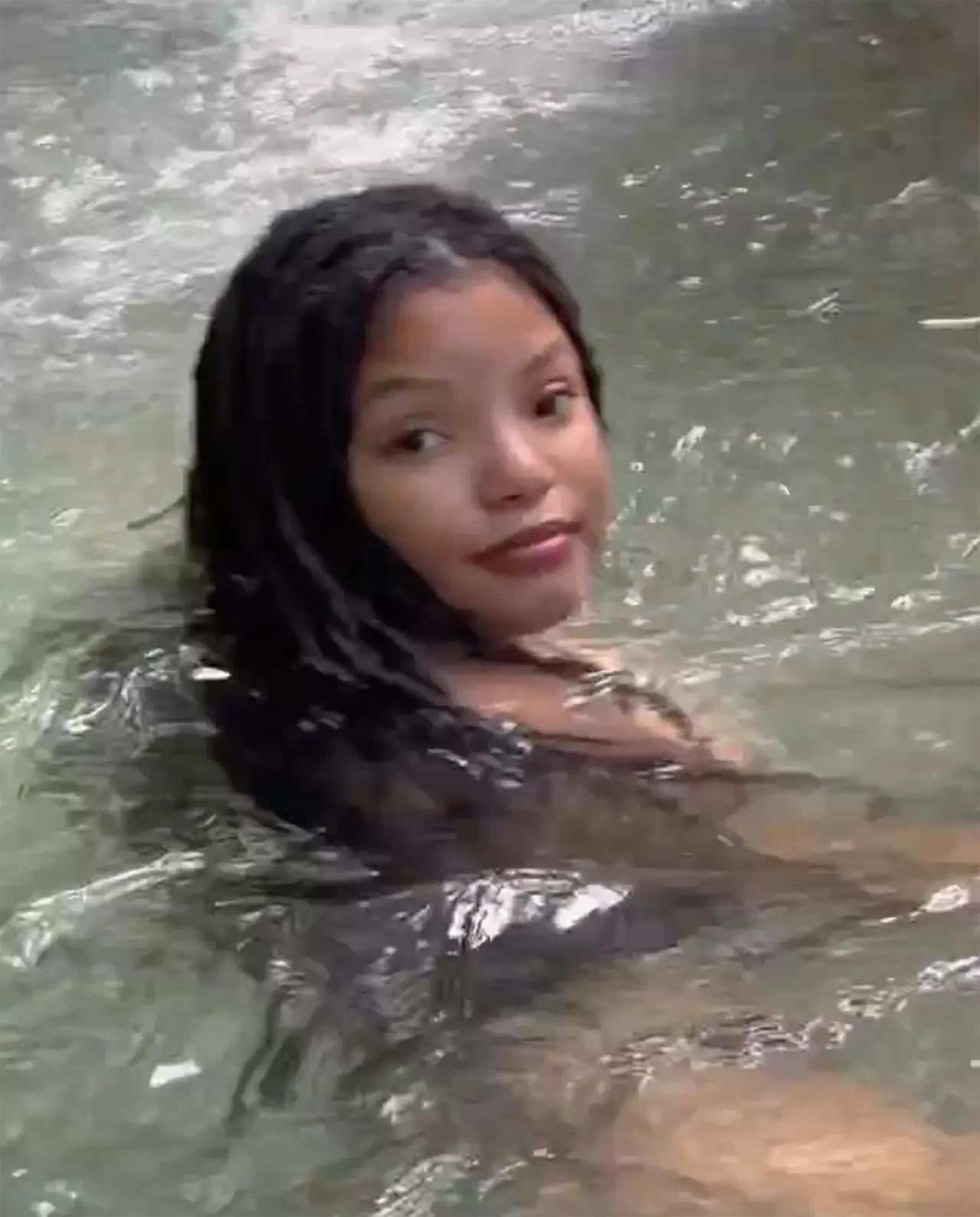 鍝堣帀璐濊帀灏忕編浜洪奔棣栨槧,鍝堣帀璐濊帀灏忕編浜洪奔reaction