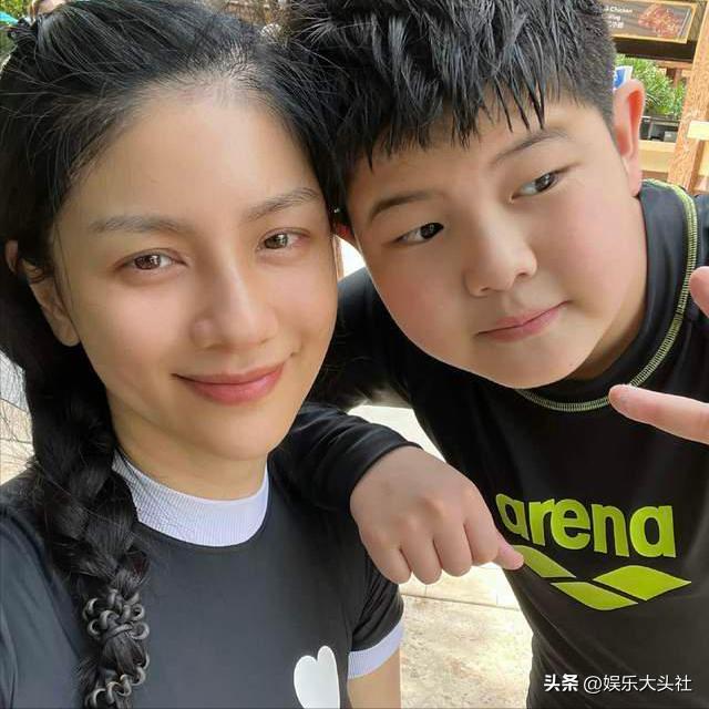 胡可二胎孕肚上节目,胡可怀孕腹痛难忍电视剧