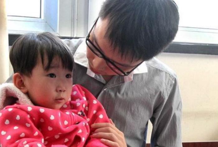 温州小伊伊现状,温州动车事故小伊伊谁救的