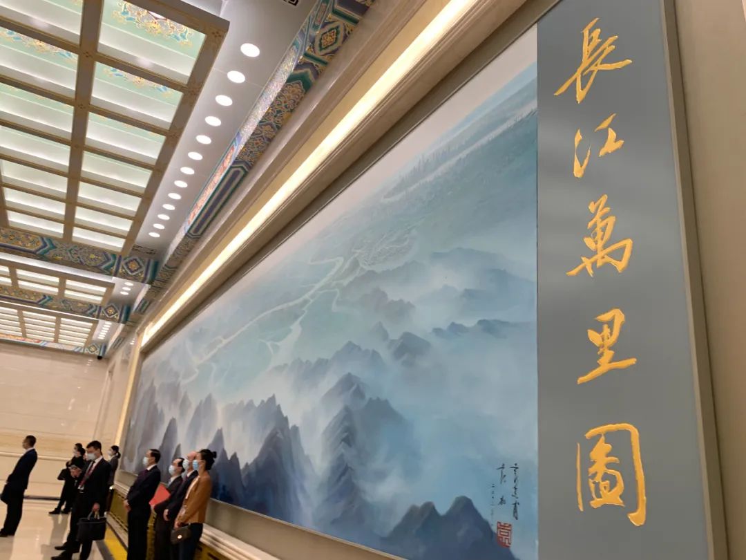 人民大会堂实时画面,亲眼所见的震撼人民大会堂