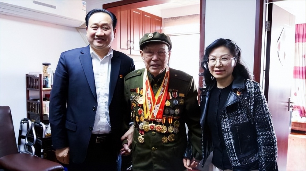 参观红色革命圣地主题党日活动,重温长征路主题党日活动