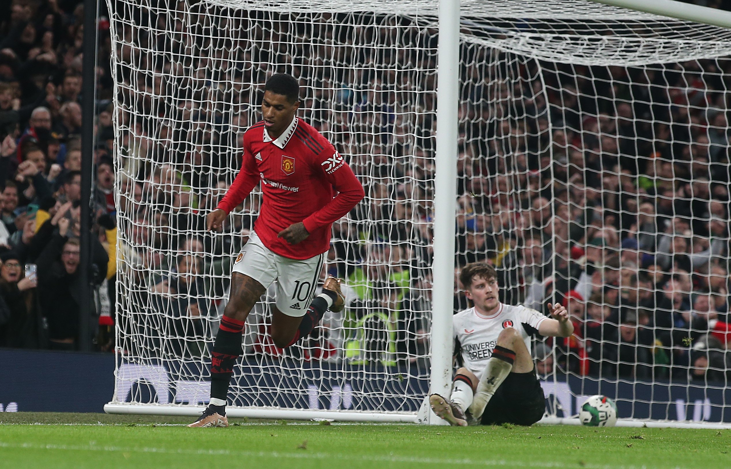 曼联的能力不足以支撑四线作战,滕哈赫必须想清楚应该放弃什么