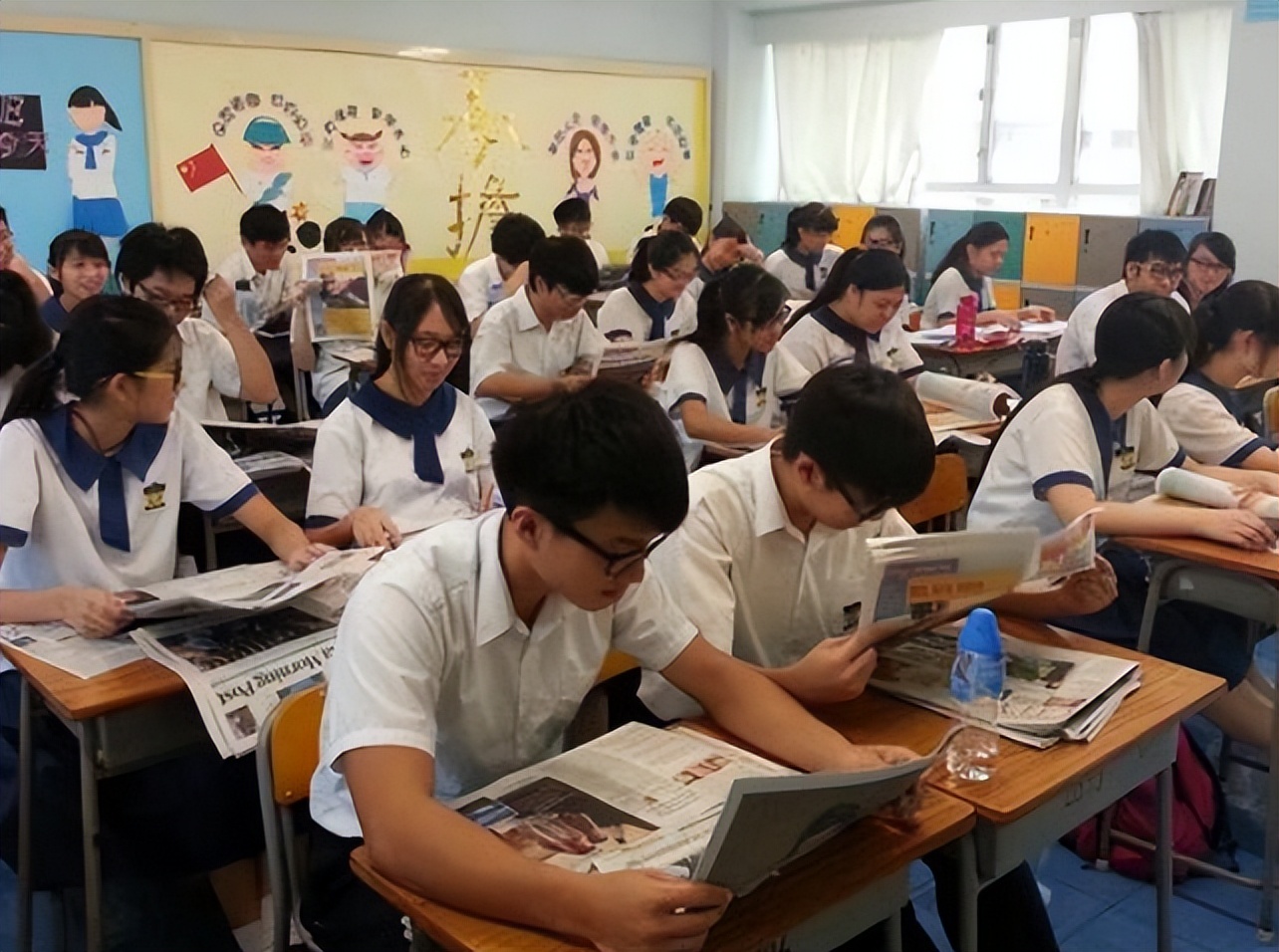 高考第一个交卷称高考太简单,声称考题太简单最后考了多少分