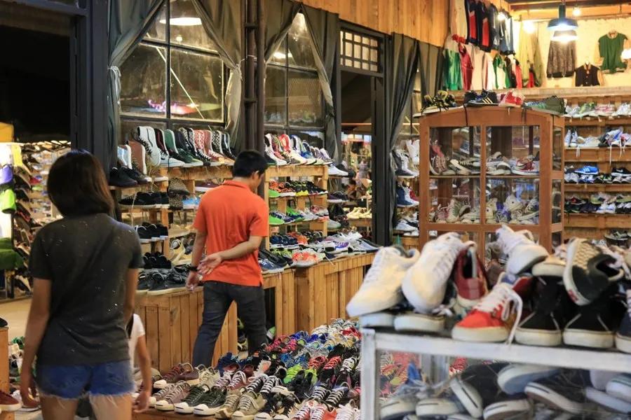 泰国曼谷二手市场价格,曼谷超大二手市场