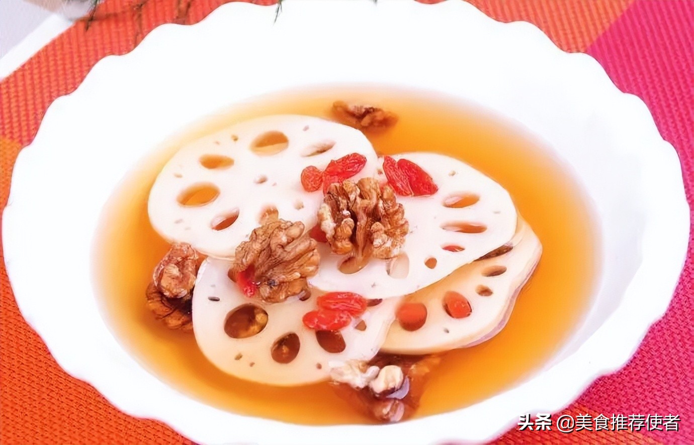 莲藕红枣花生核桃一起吃的功效,莲藕花生核桃香菇可以一起煲汤吗