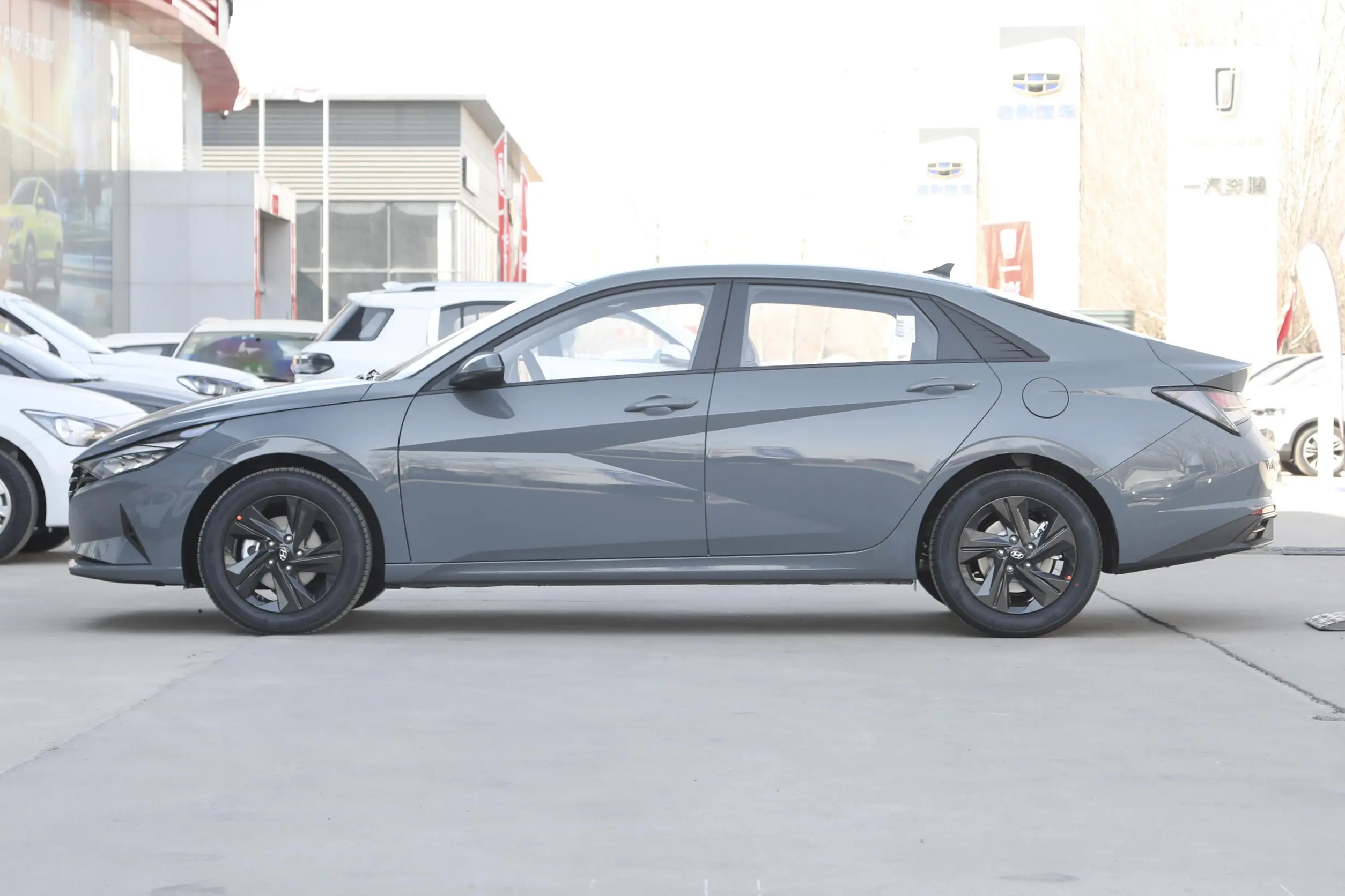 十万预算这三款家轿最多人买,宽敞省油还运动10-15万家轿大推荐