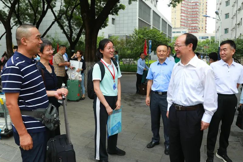 新鲜满格！首医迎来2023级小萌新们