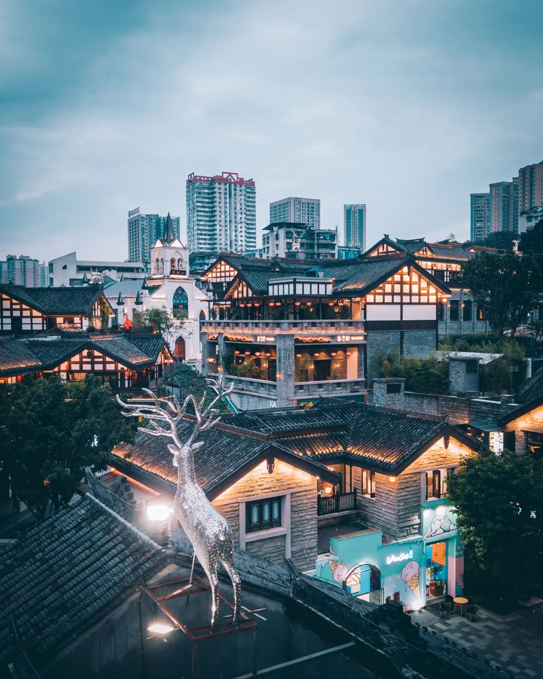 极致大城的重庆生活样本，又更加丰满了