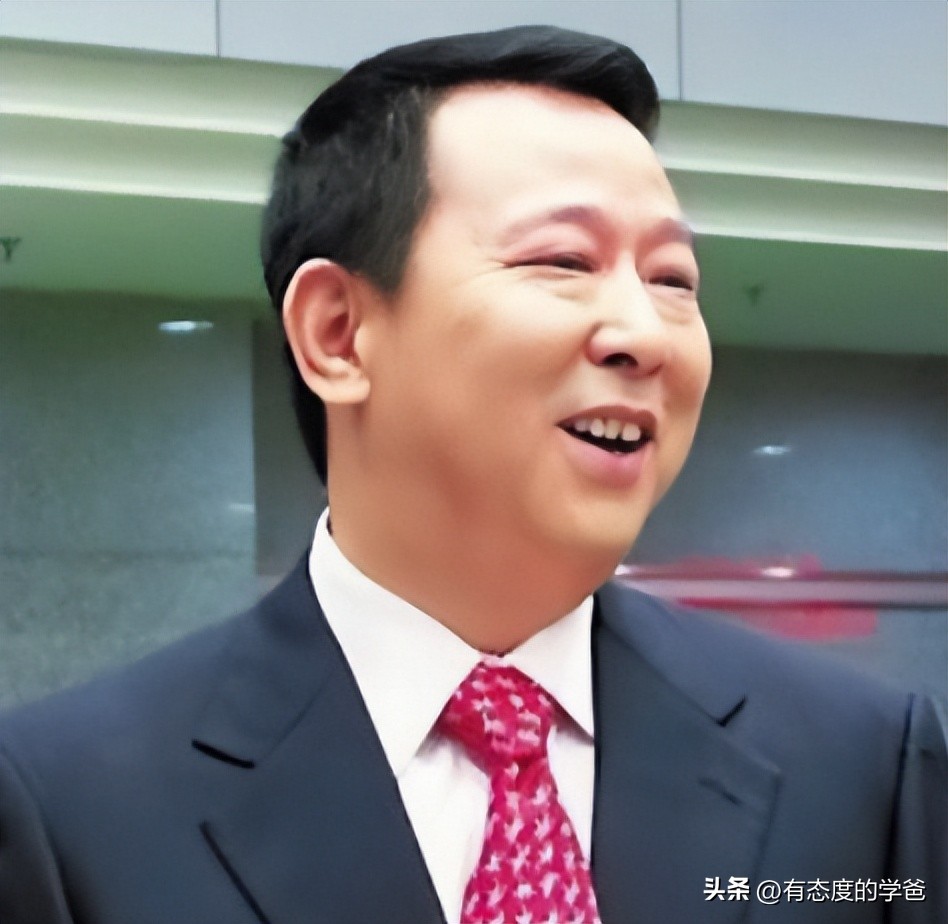 当年，是谁向黑枭刘汉提供了可以装备一个排的*器武**？此人结局如何