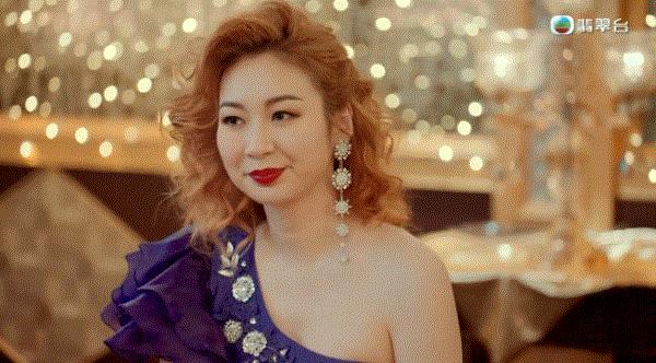 性感女神月入几十万，大家一起“下海”？她没被骂多亏有香港挡着