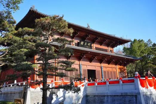 吴越国钱镠纳土归降视频,中国通史吴越国钱镠