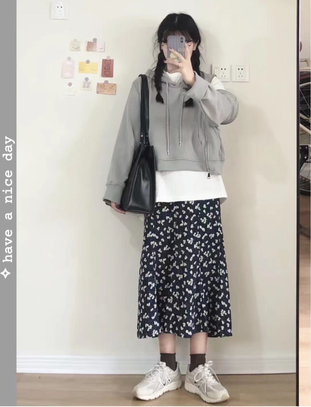 宽松版卫衣搭直筒宽松休闲裤,宽松卫衣怎么搭配裙子才好看