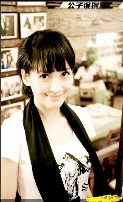 一张和冯小刚的“夜宿门”照片，彻底撕下了沈星的遮羞布