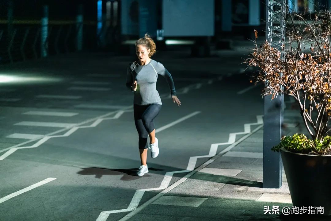 夜跑睡不着太兴奋失眠,夜跑后太兴奋睡不着怎么办