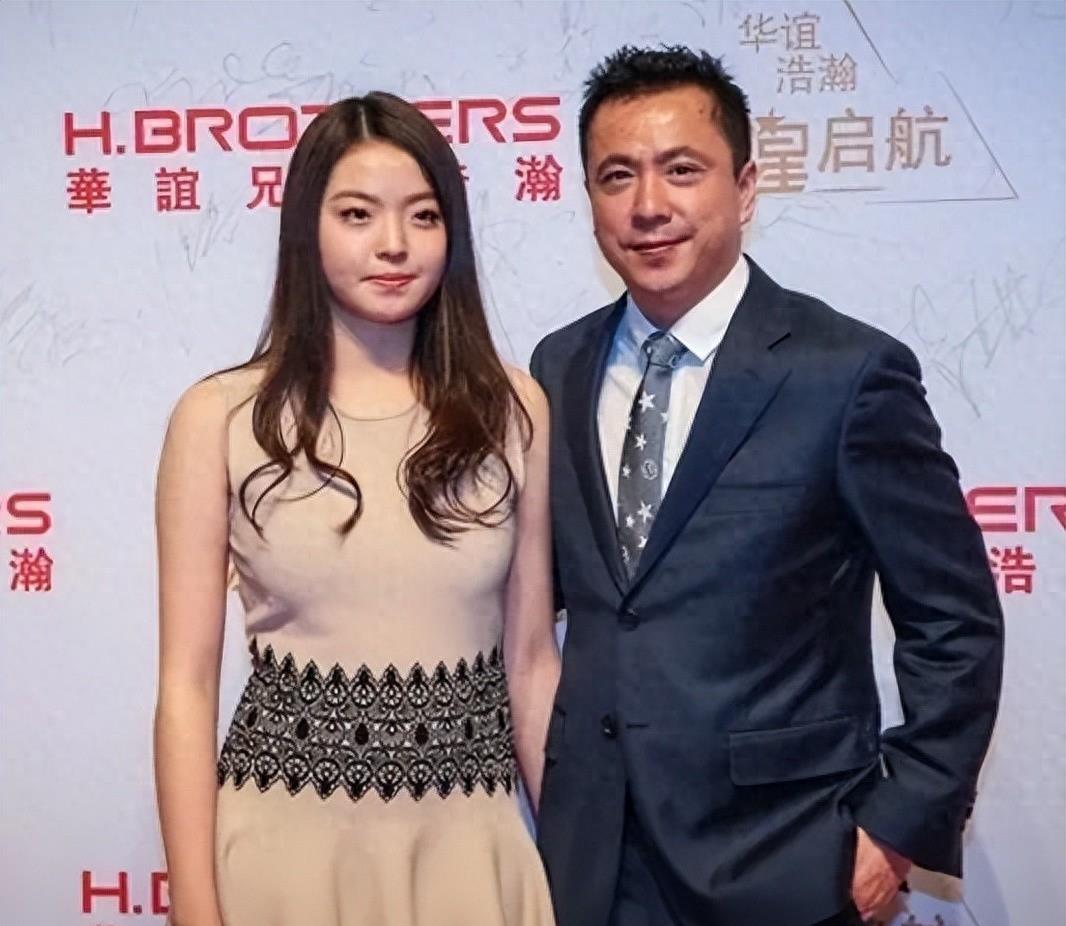 秀上围、露*裤底**，这4位“衣不蔽体”的星二代到底图什么？