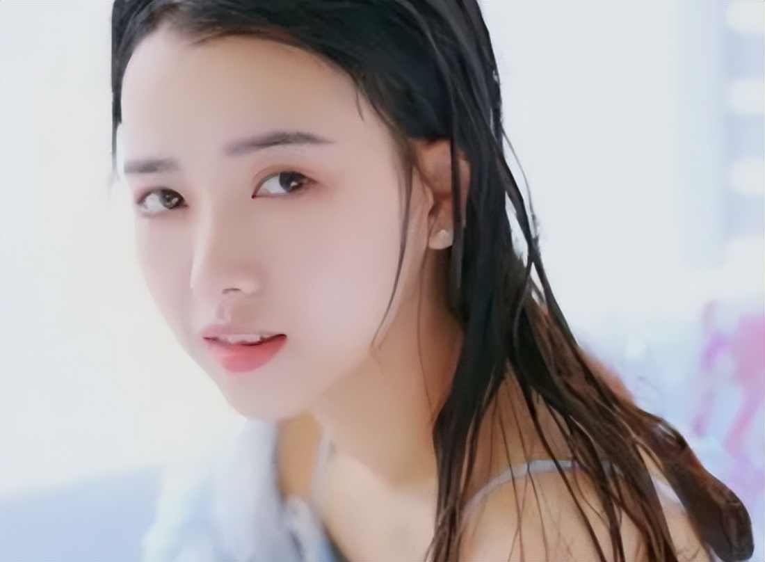 女性尖锐性湿疣最初是肉疙瘩吗,女性尖锐性湿疣身上会长疙瘩么